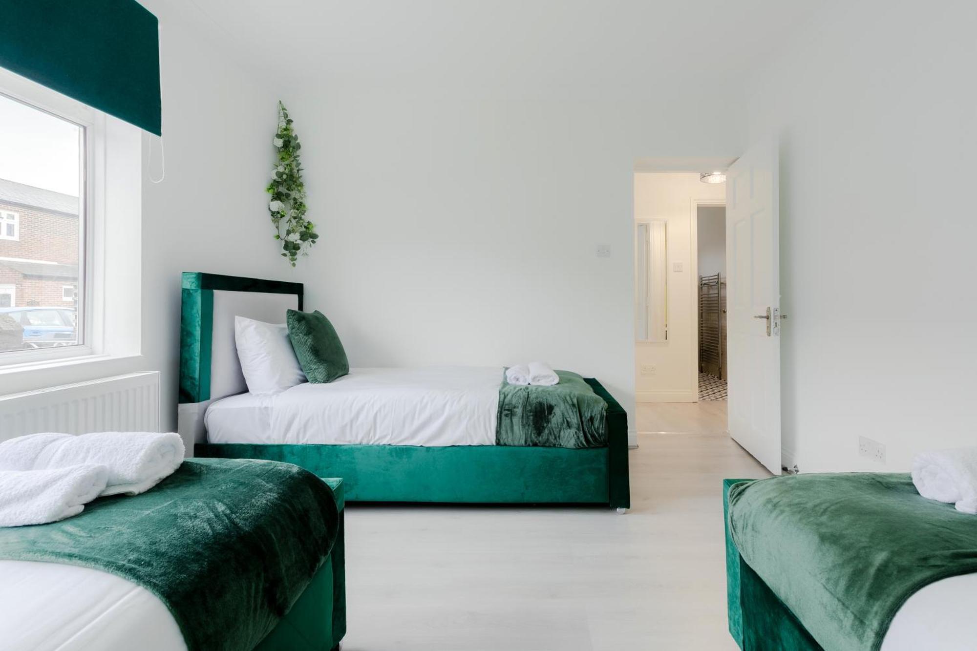 5Br House, Free Parking Offa12, Contractor, Big Families, Relocation Villa Redbridge Buitenkant foto